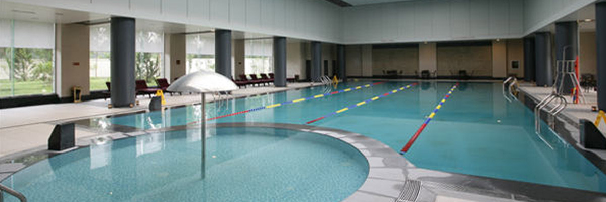 温泉浴乐水会包含室外温泉区、室内游泳馆